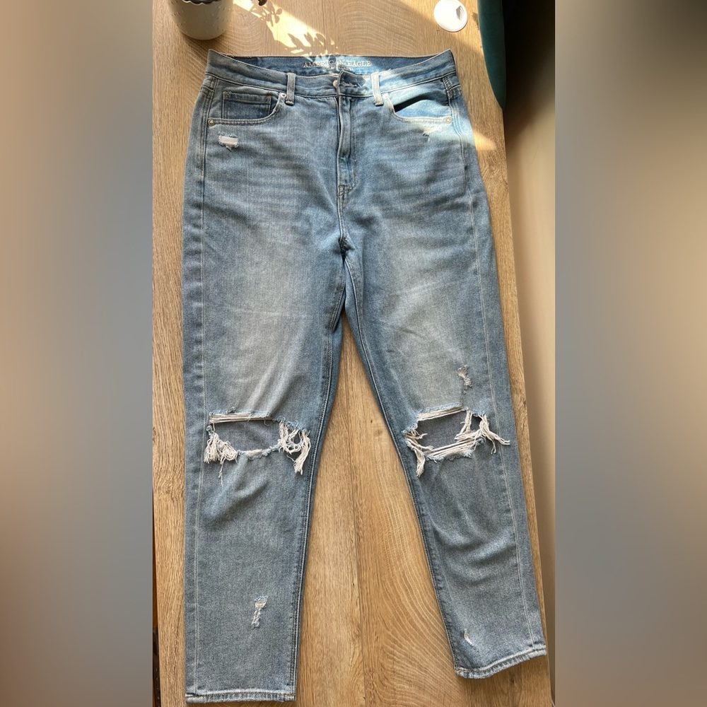 American Eagle Outfitters: Ripped Mom Jeans US Size 10
